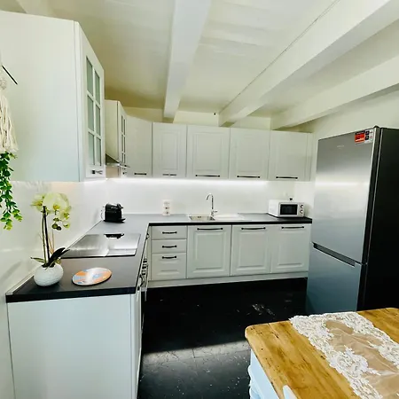 Ilario شقة لاتيزي